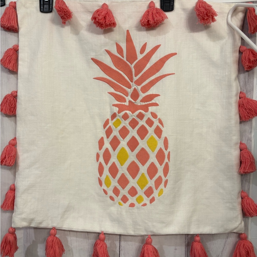Southern Tide pillow sham w/tassels on all 4 sides